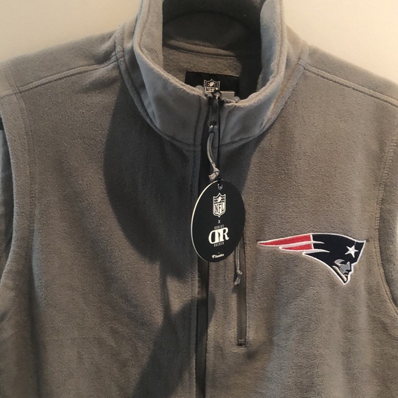 NWT!!!  NFL Patriots gray fleece vest! Size Large. - Picture 3 of 9